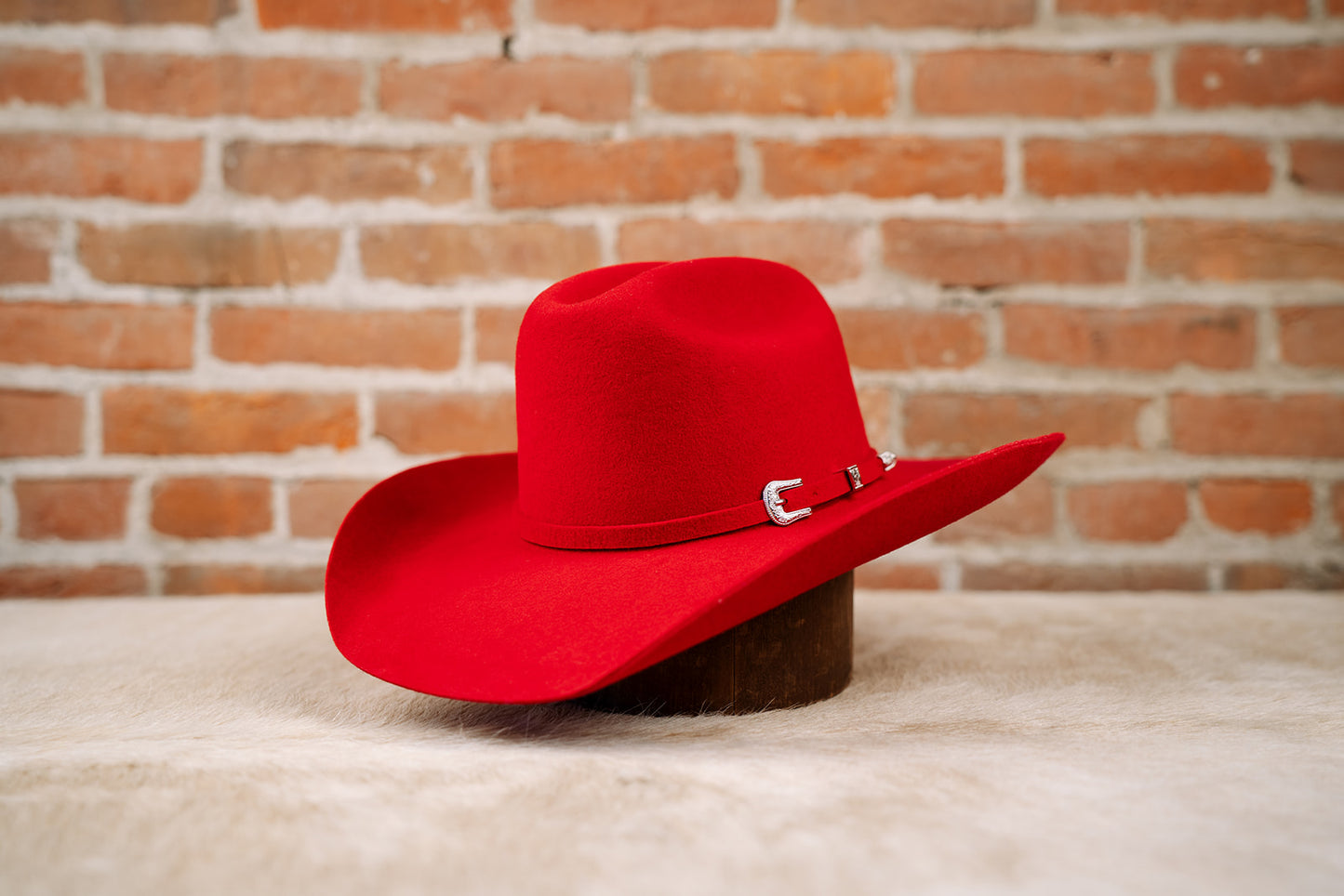 Cattleman | Hat with Western Hat Band - Red